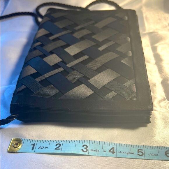 Vintage Whiting and Davis Black Satin  Weave Pattern in a Clutch Style Purse - Picture 11 of 12